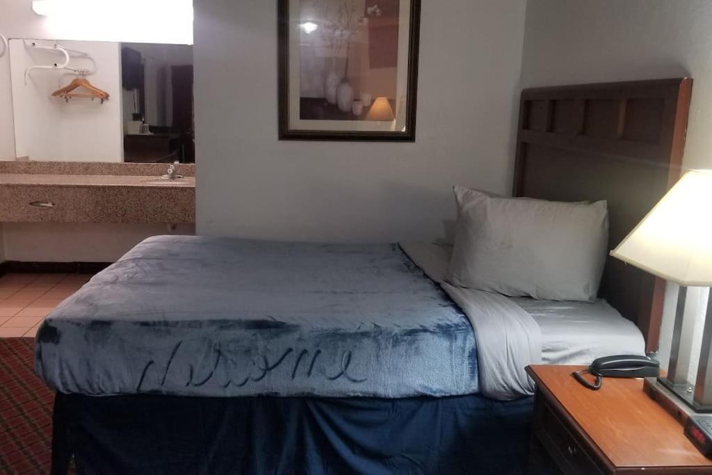 Hotel King Bed Hotel Room 114 Booking スティルウォーター エクステリア 写真